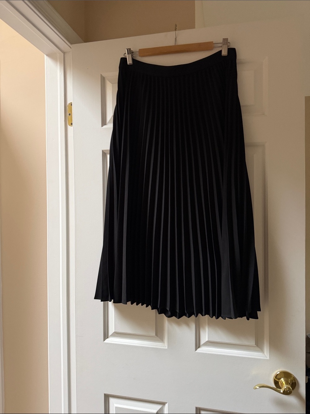 Ann Taylor Black Pleated Midi Skirt